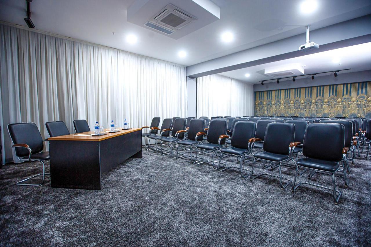 Krokus Plaza Tashkent Exterior photo