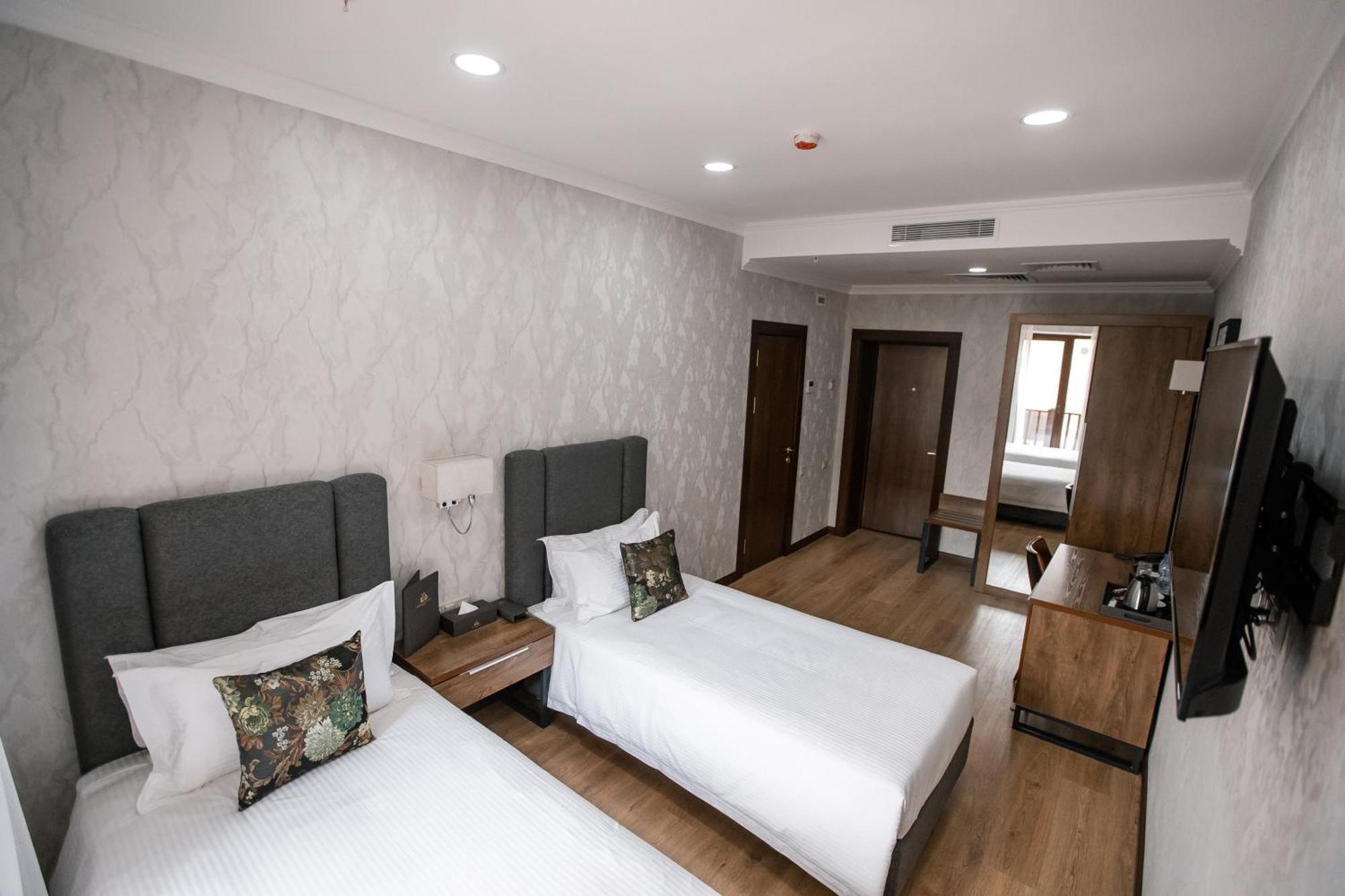 Krokus Plaza Tashkent Exterior photo